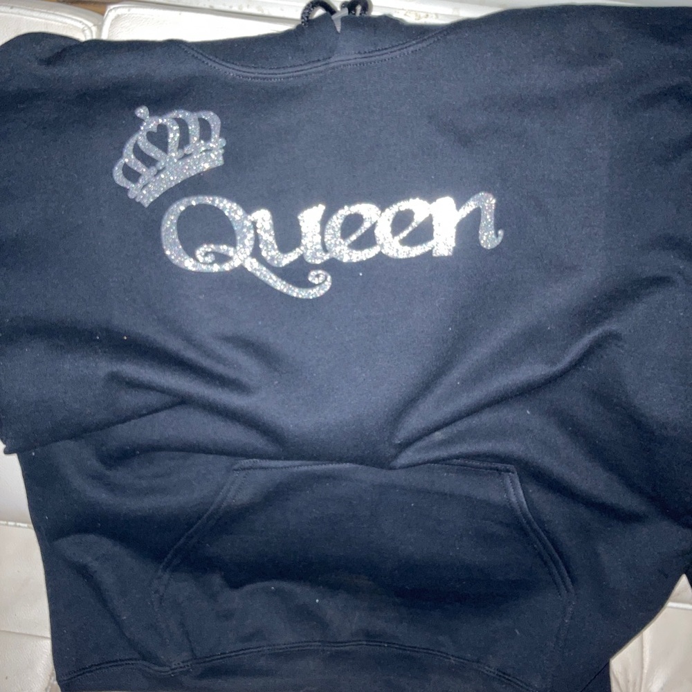 Custom clothes , decals , home wall decor, and more…..